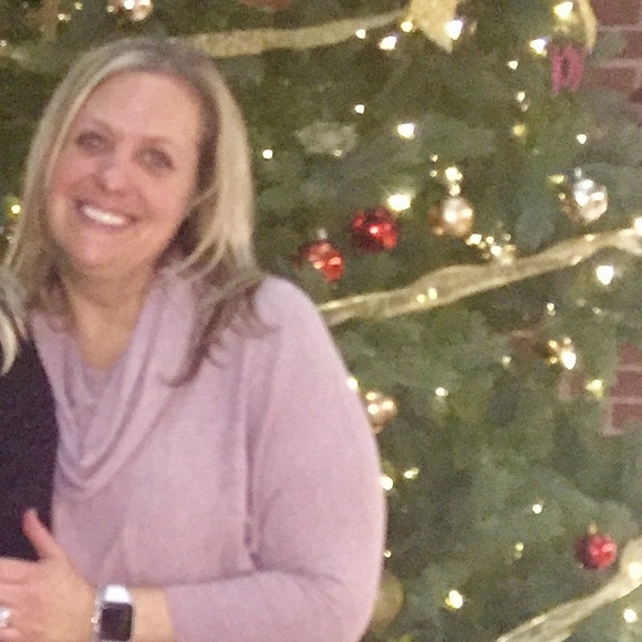 Meet your Posher, Carolyn - Picture 1 of 1